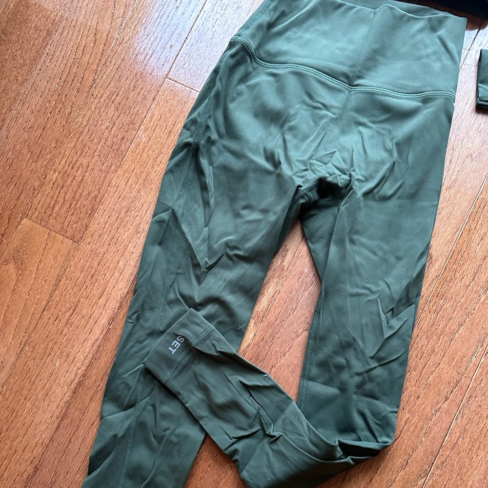 Brad New (NWT) Set Active Sports Bra & Leggings - Hunter Green - Picture 3 of 8